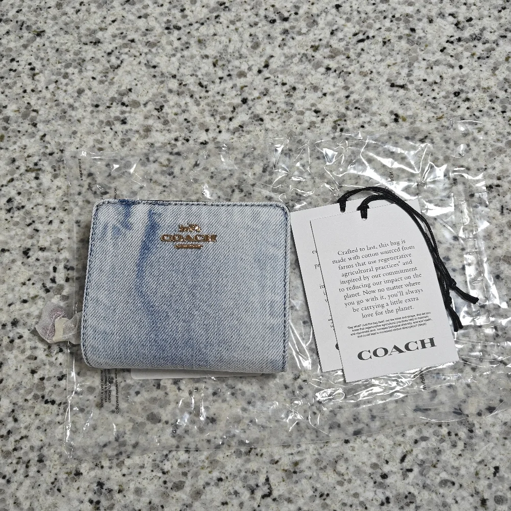 Coach Snap Wallet In Loved Denim With Charm - Picture 3 of 10